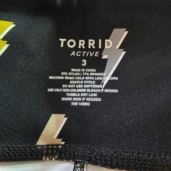 TORRID ACTIVE - WOMEN'S SIZE 3X - CAPRI LEGGINGS - WORKOUT - BNWT - LIGHTNING - Picture 4 of 7